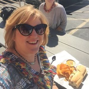 Meet your Posher, Paula